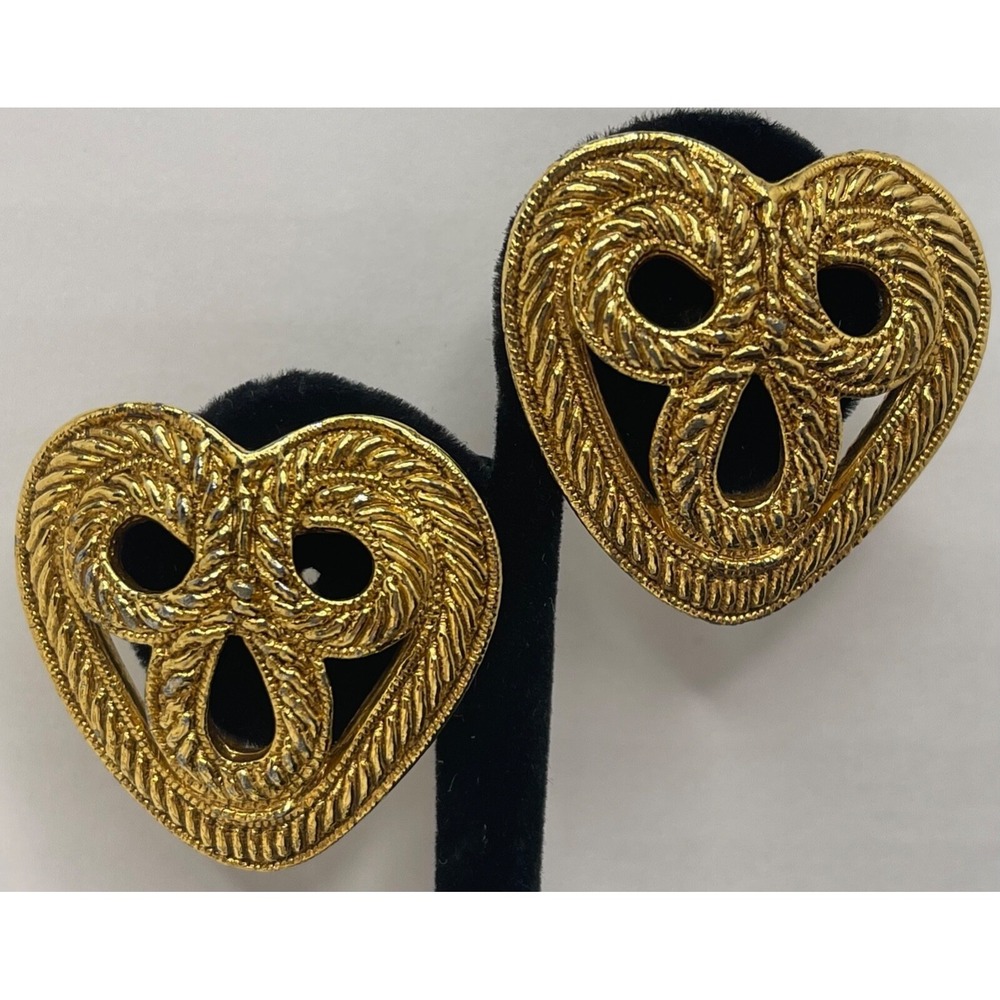 Vintage Carol Dauplaise Gold Tone Heart Clip On Earrings